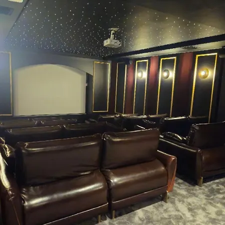 A Stylish 100 M Away From The Sea Apartament *