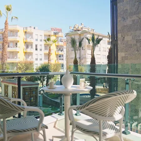 A Stylish 100 M Away From The Sea